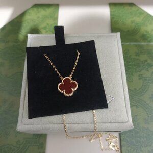 Van Cleef & Arpels Vintage Women Gold Necklaces